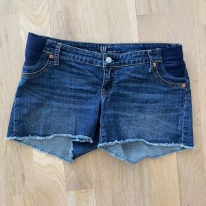 GAP Maternity Jean shorts size 28